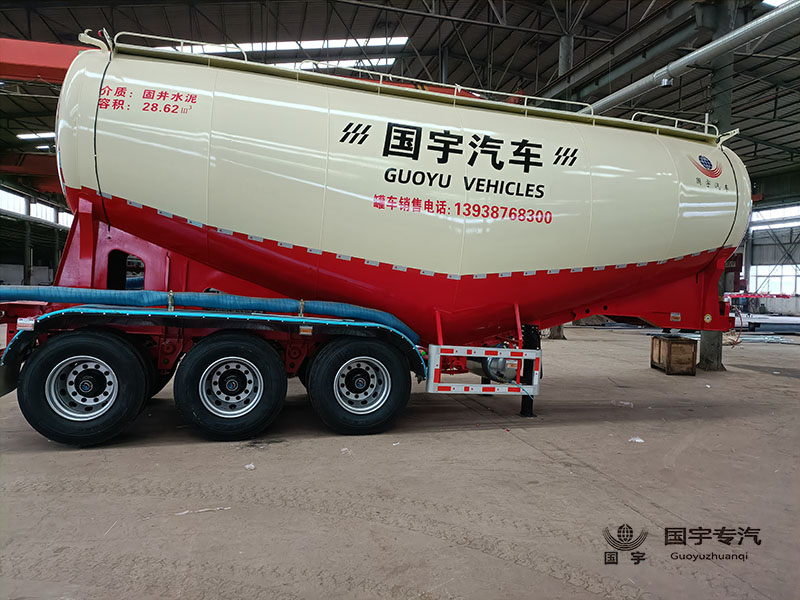 高性能灰式罐式車，輕松解決工業(yè)廢料處理問(wèn)題！