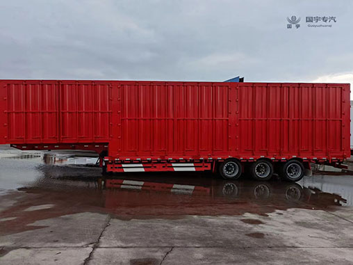 當(dāng)您需要更大裝載空間時(shí)，選擇我們的大廂式半掛車！